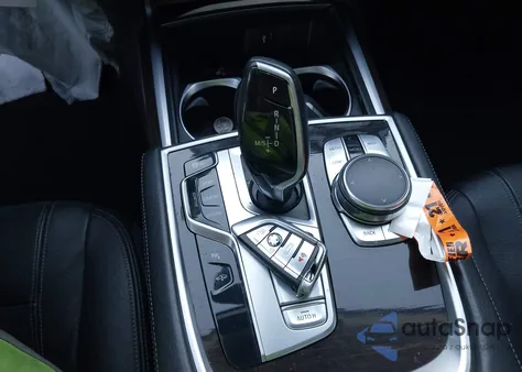 2018 BMW 740I из США, поврежденный, VIN WBA7E2C5XJG742687